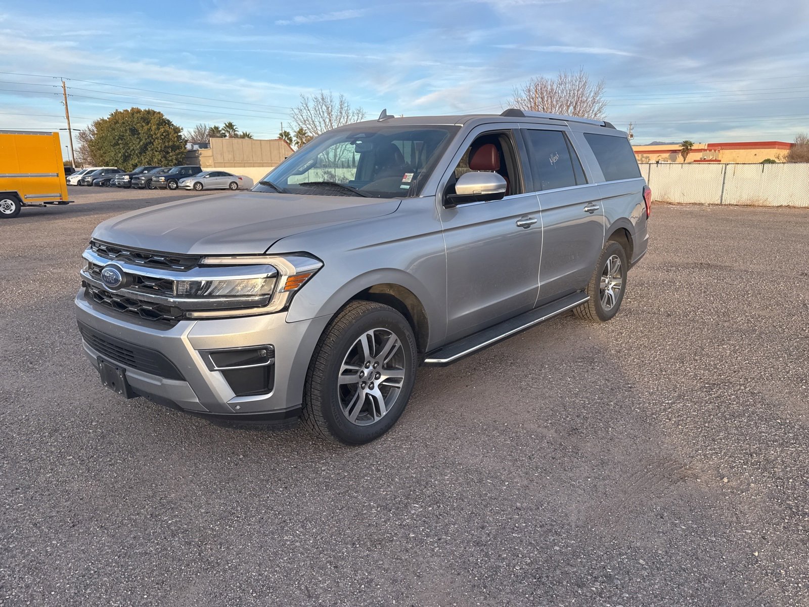 2023 Ford Expedition Limited's photo