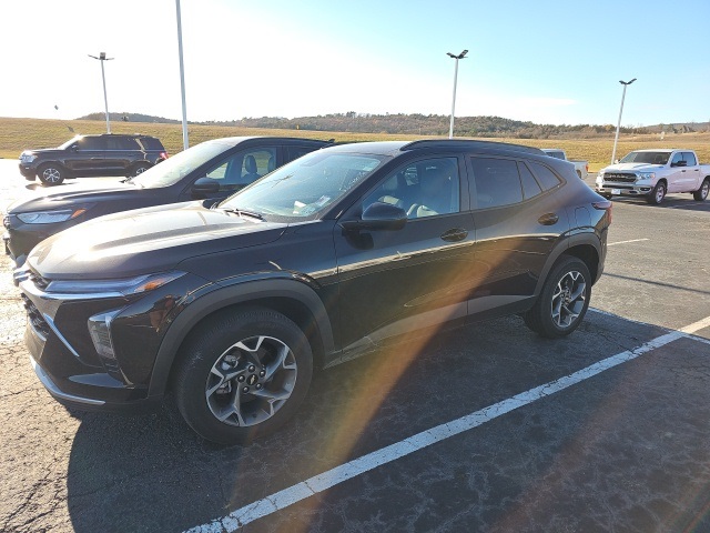 2025 Chevrolet Trax LT's photo