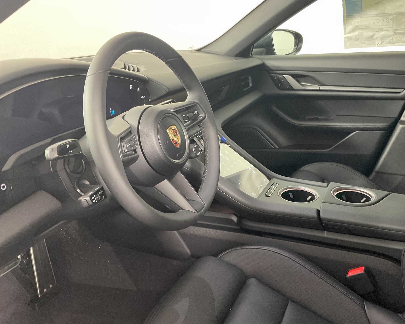 2025 Porsche Taycan 4 photo 4