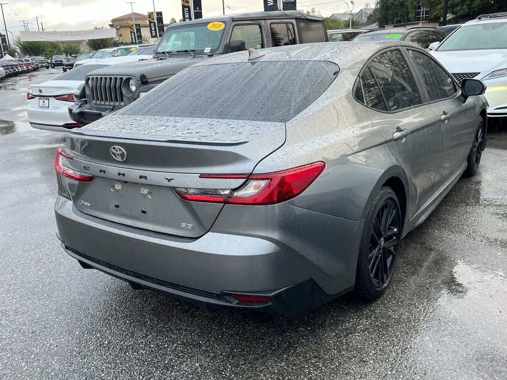 2025 Toyota Camry SE photo 4