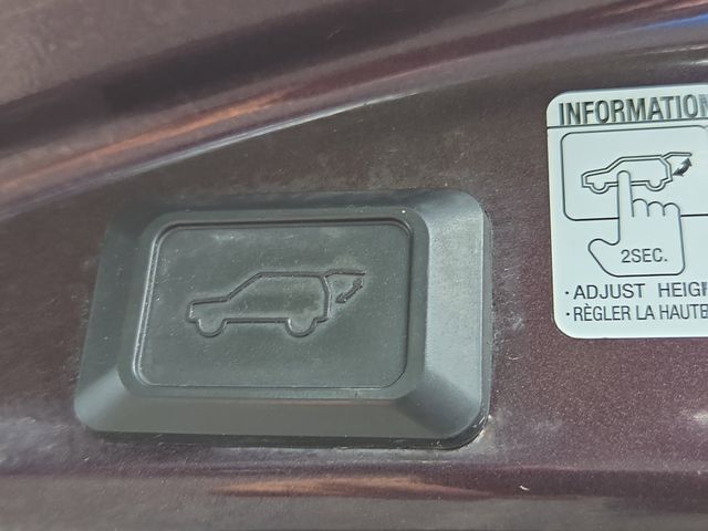 2017 Toyota RAV4 XLE photo 11