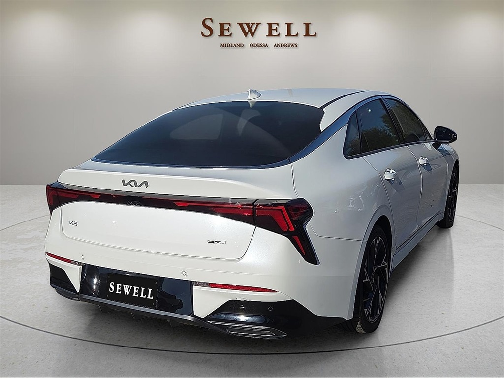 2025 Kia K5 GT-Line photo 4