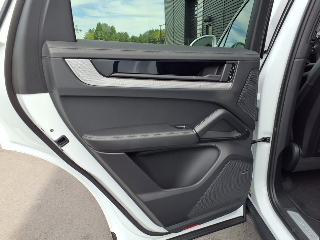2026 Porsche Cayenne Coupe photo 24