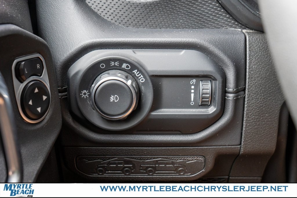 2024 Jeep Wrangler Rubicon photo 29
