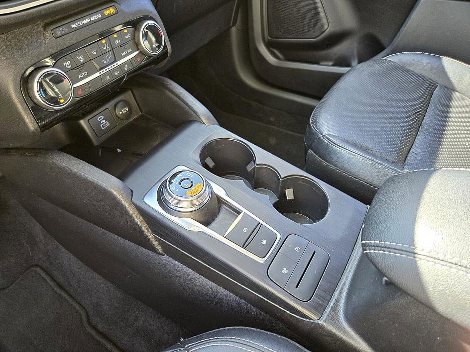 2022 Ford Escape SEL photo 22