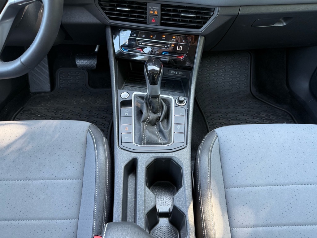 2025 Volkswagen Jetta SE photo 20