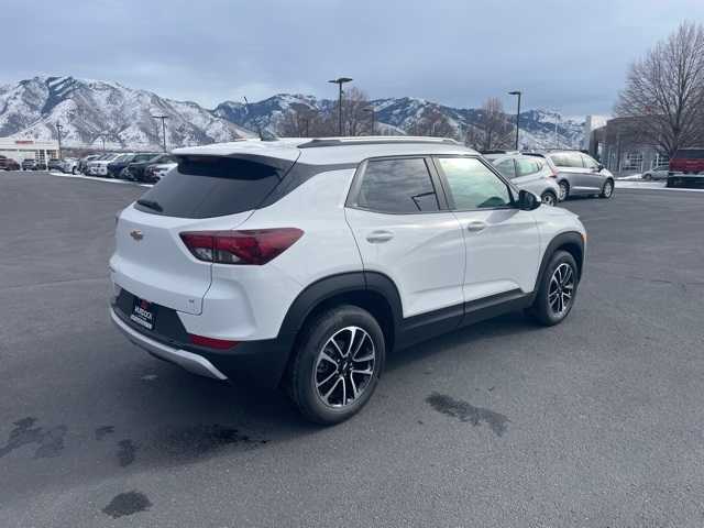 2025 Chevrolet Trailblazer LT photo 5