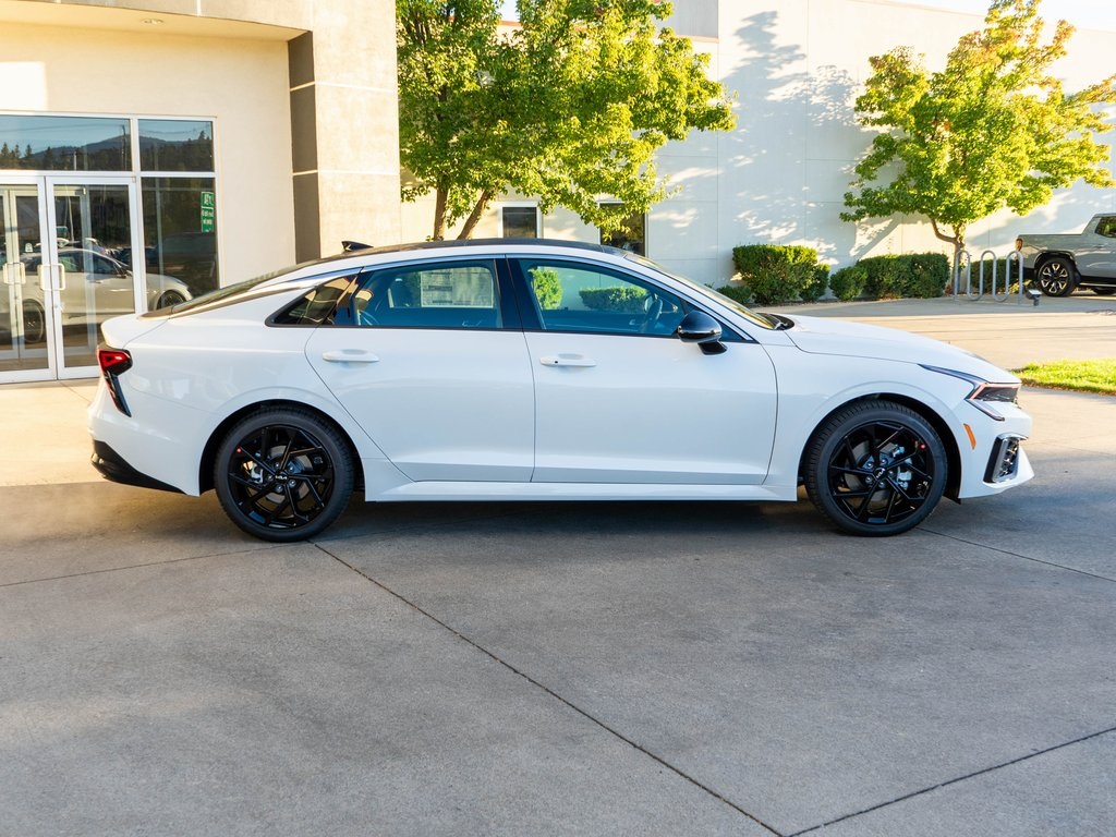 2026 Kia K5 GT-Line photo 5