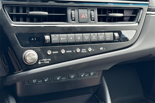 2025 Lexus ES 350 Luxury photo 16