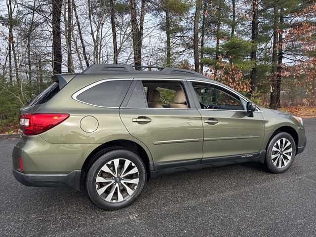 2015 Subaru Outback 2.5i Limited photo 3