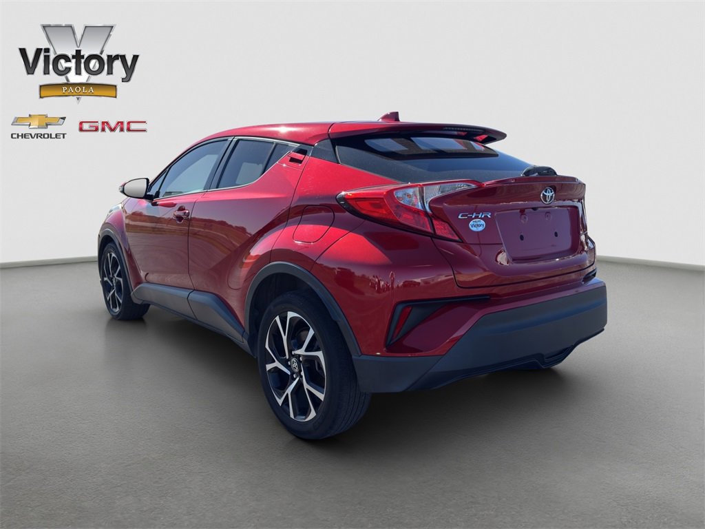 2020 Toyota C-HR LE photo 4