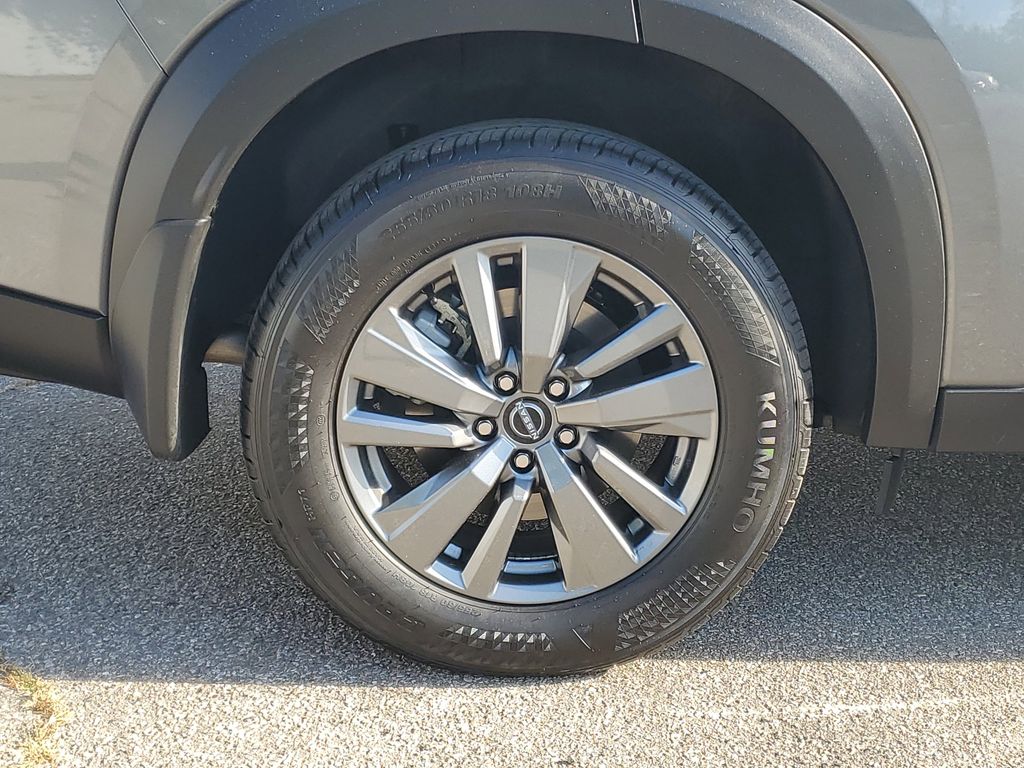 2025 Nissan Pathfinder SV photo 4