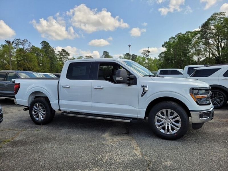 2025 Ford F-150 XLT photo 14