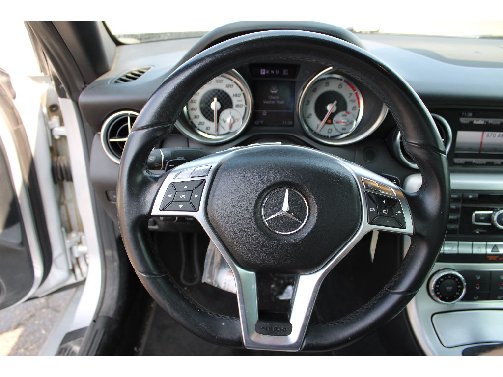 2013 Mercedes Benz SLK 250 photo 15