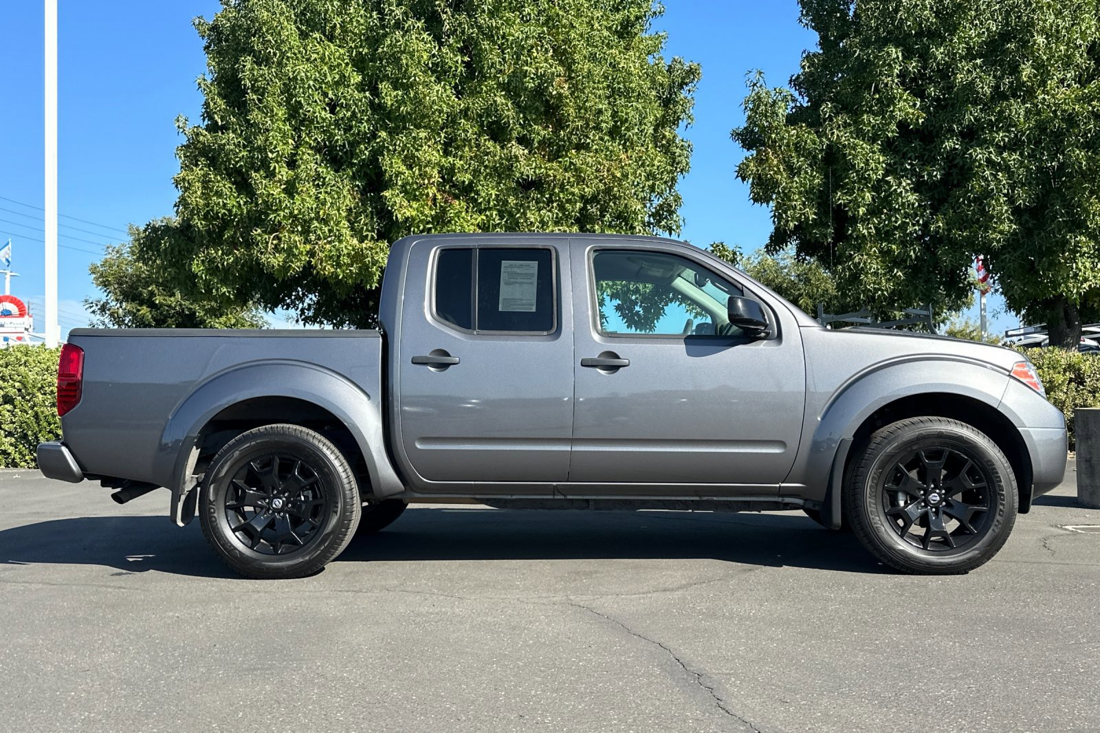 2021 Nissan Frontier SV photo 3