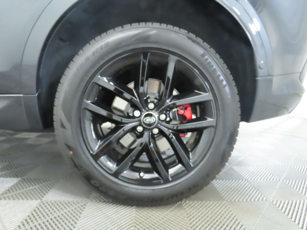 2025 Land Rover Discovery Sport S photo 25