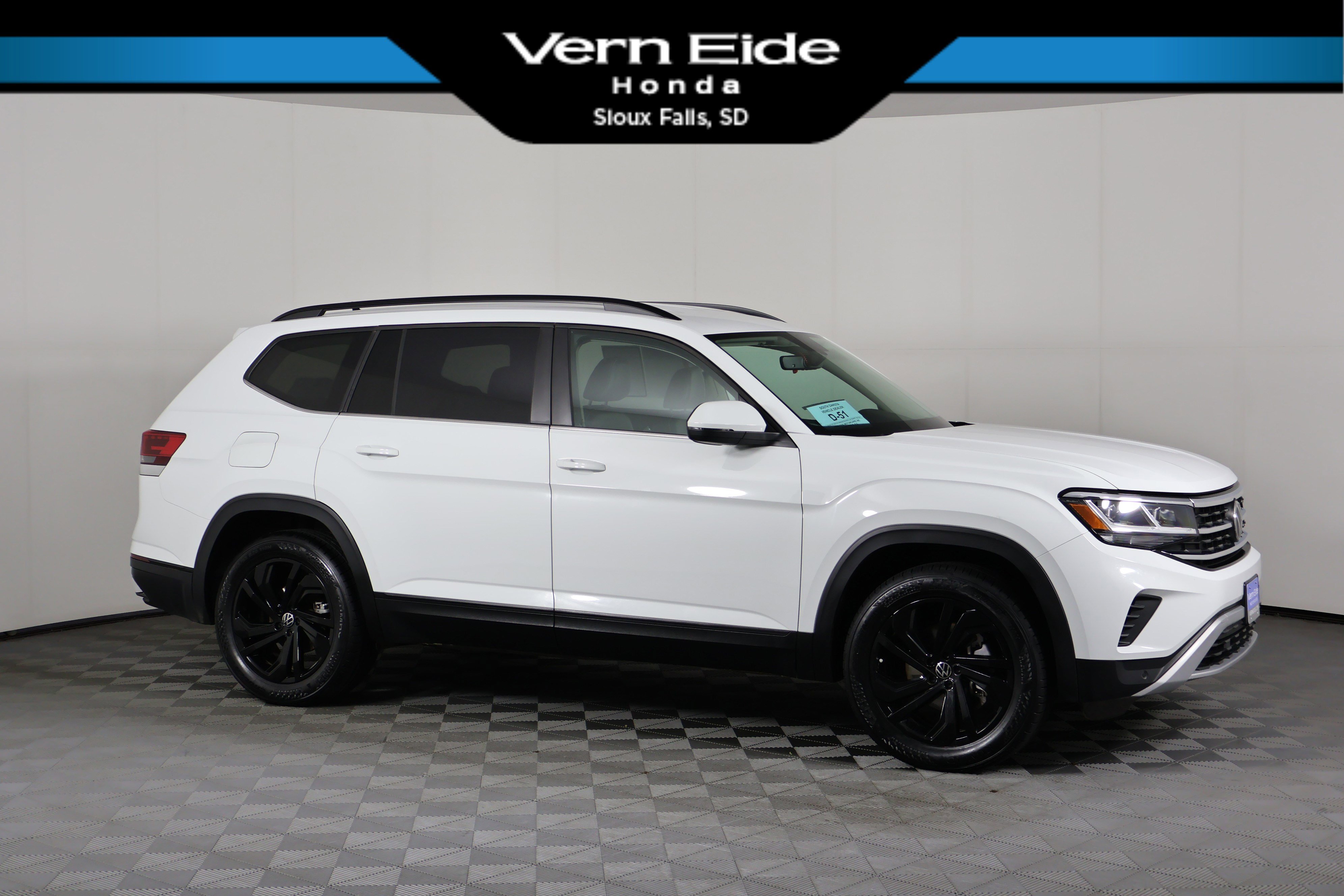 2022 Volkswagen Atlas SE w/Tech's photo