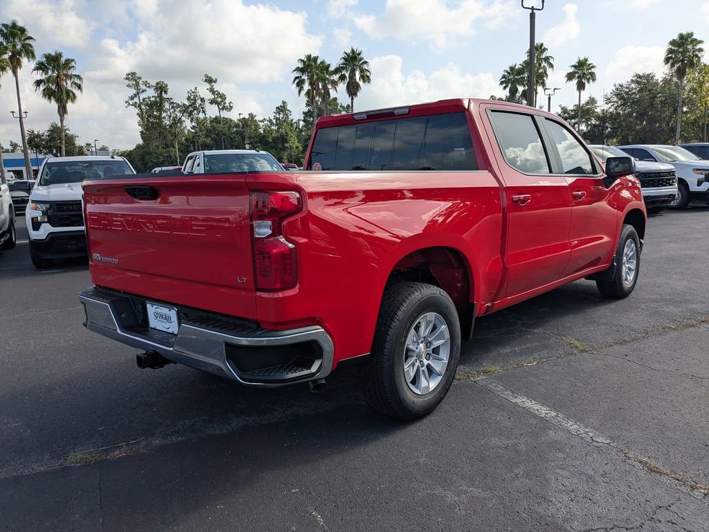 2025 Chevrolet Silverado LT photo 4