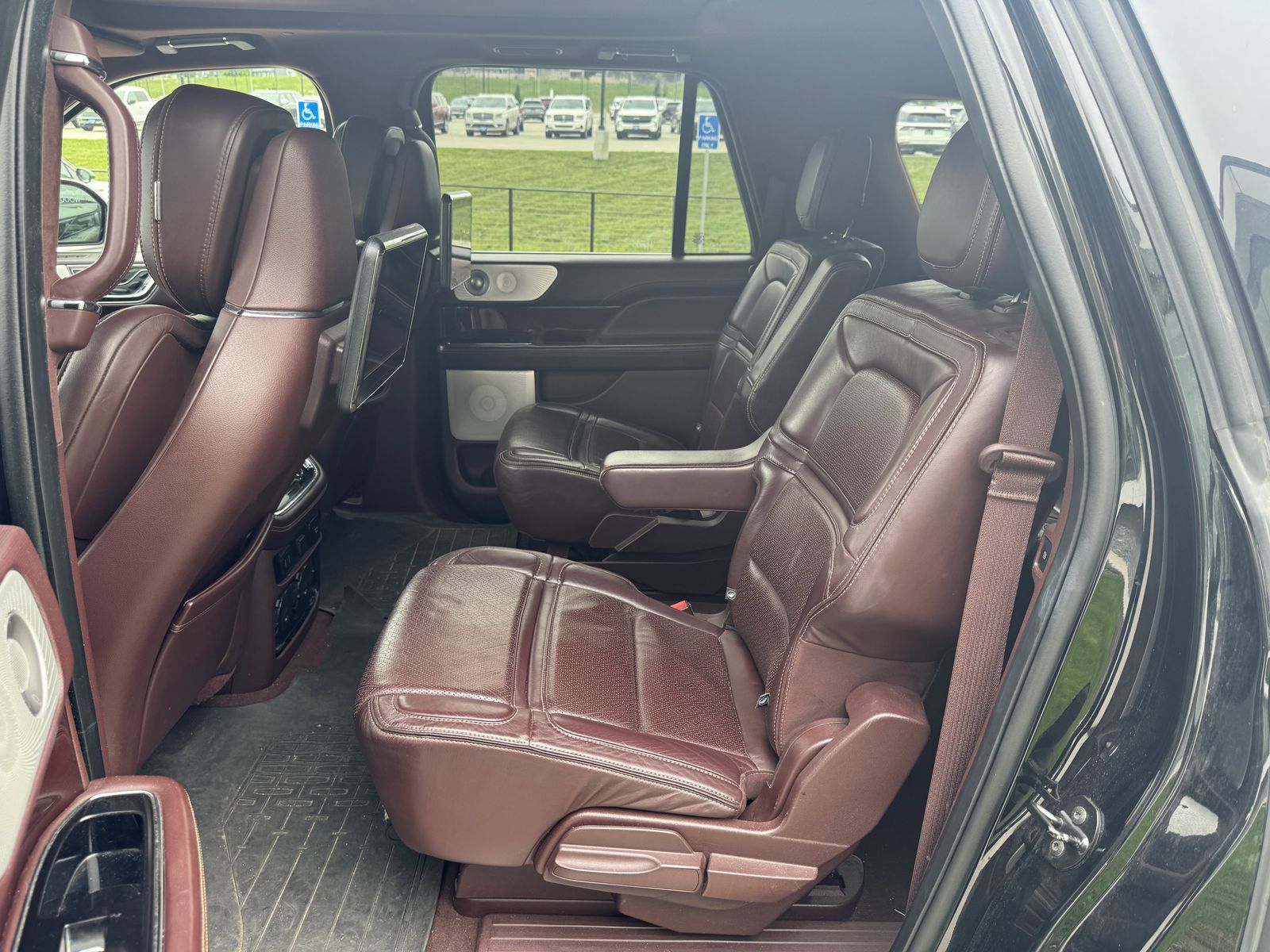 2018 Lincoln Navigator Black Label photo 6
