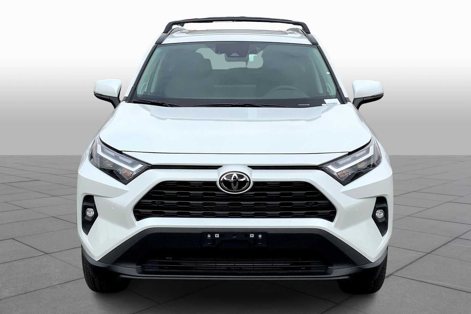 2025 Toyota RAV4 XLE Premium photo 3