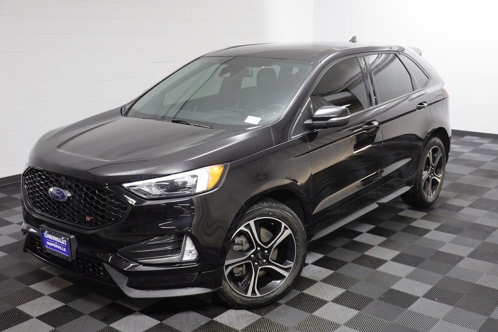 2022 Ford Edge ST photo 2