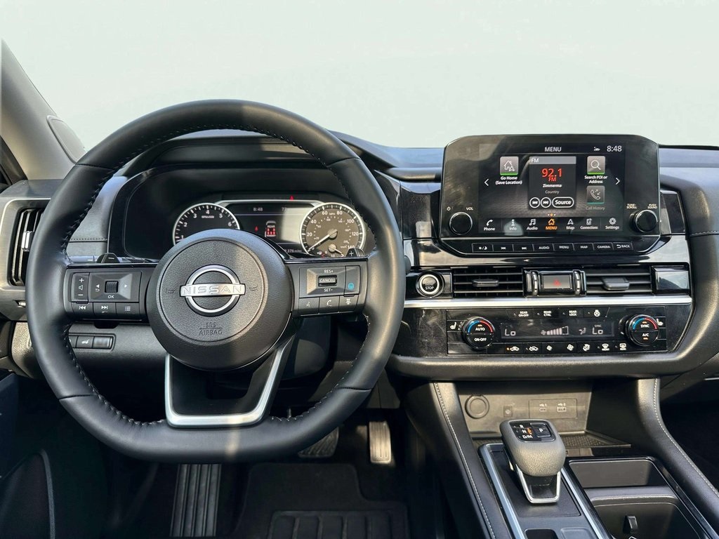 2024 Nissan Pathfinder SL photo 11
