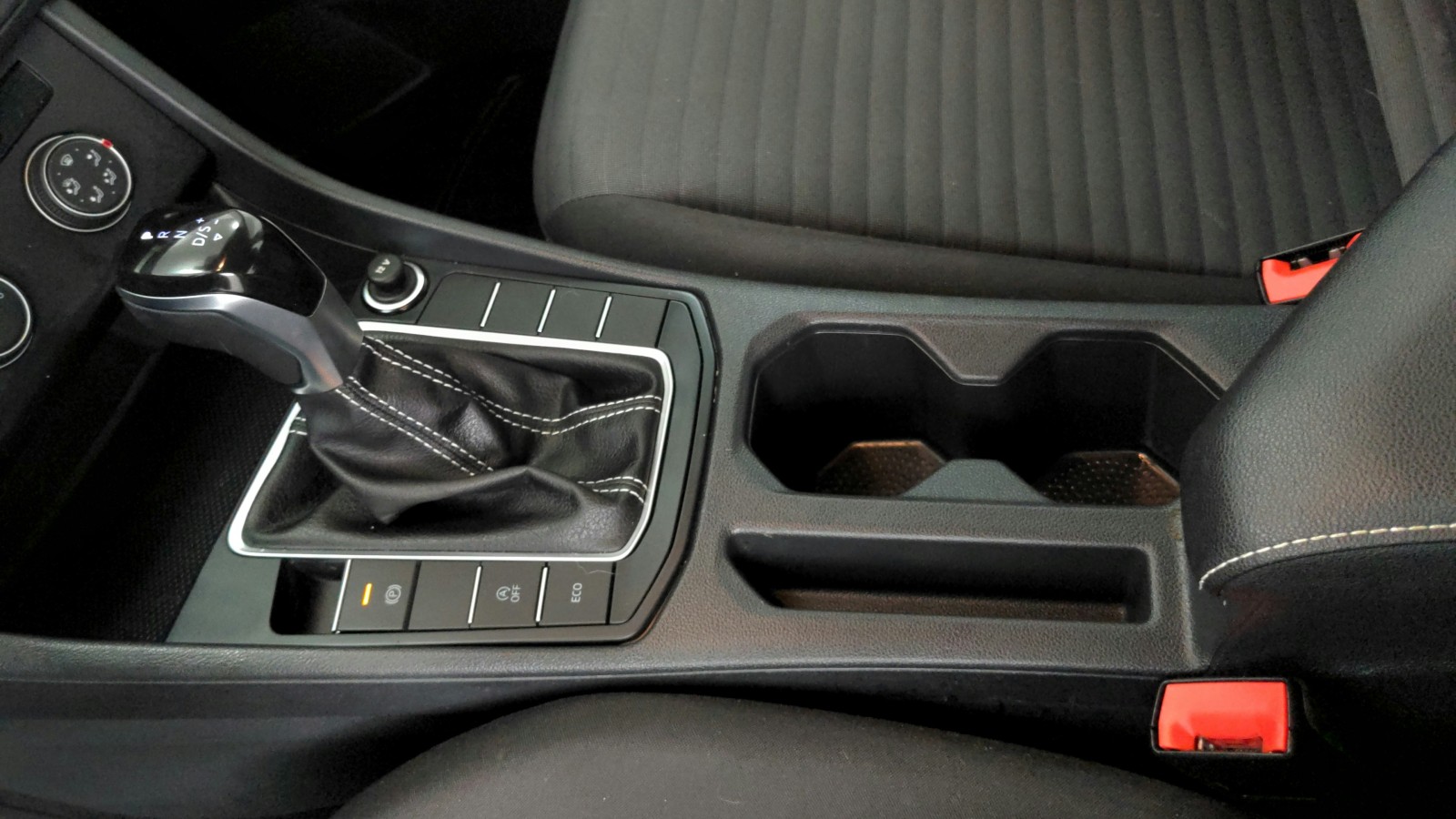 Used 2024 WHITE Volkswagen S image 19