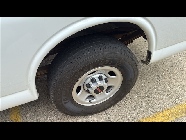 2021 Gmc Savana Cargo 2500 photo 16