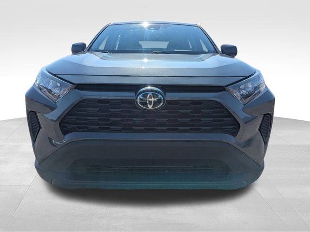 2022 Toyota RAV4 LE photo 6