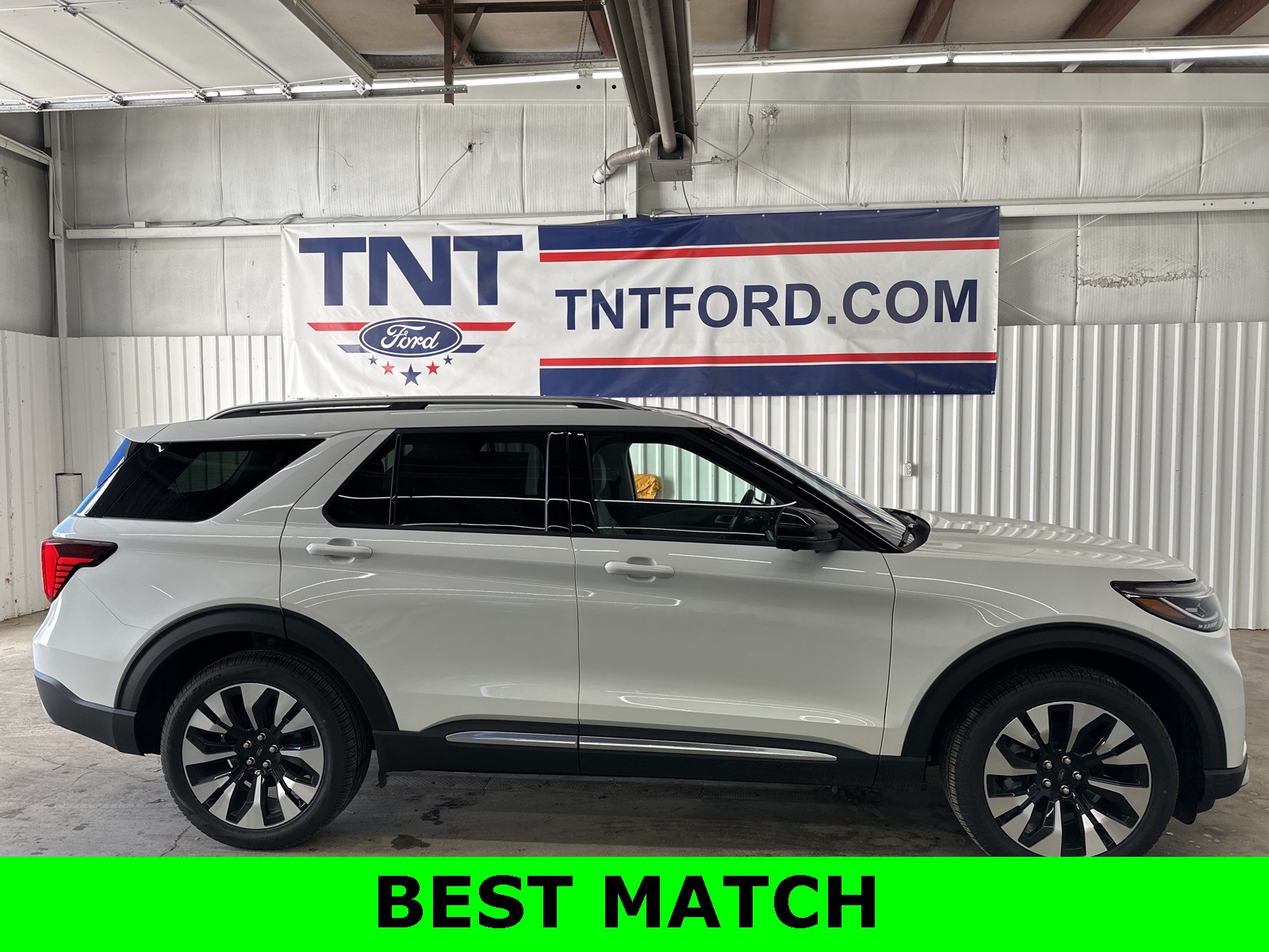 2026 Ford Explorer Platinum's photo