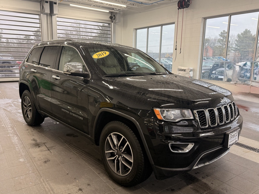 2019 Jeep Grand Cherokee Limited's photo