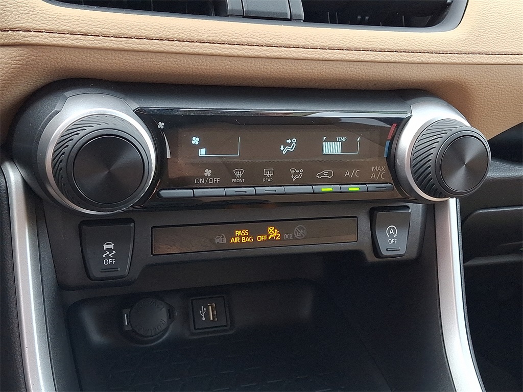 2023 Toyota RAV4 LE photo 16