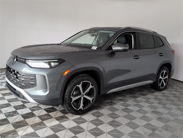 2025 Volkswagen Tiguan SE photo 4
