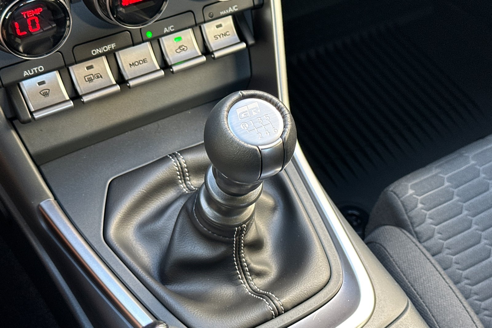 2025 Toyota GR86 Base photo 21