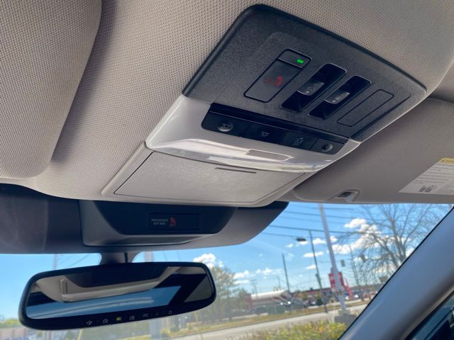 2022 Nissan Pathfinder Platinum photo 19