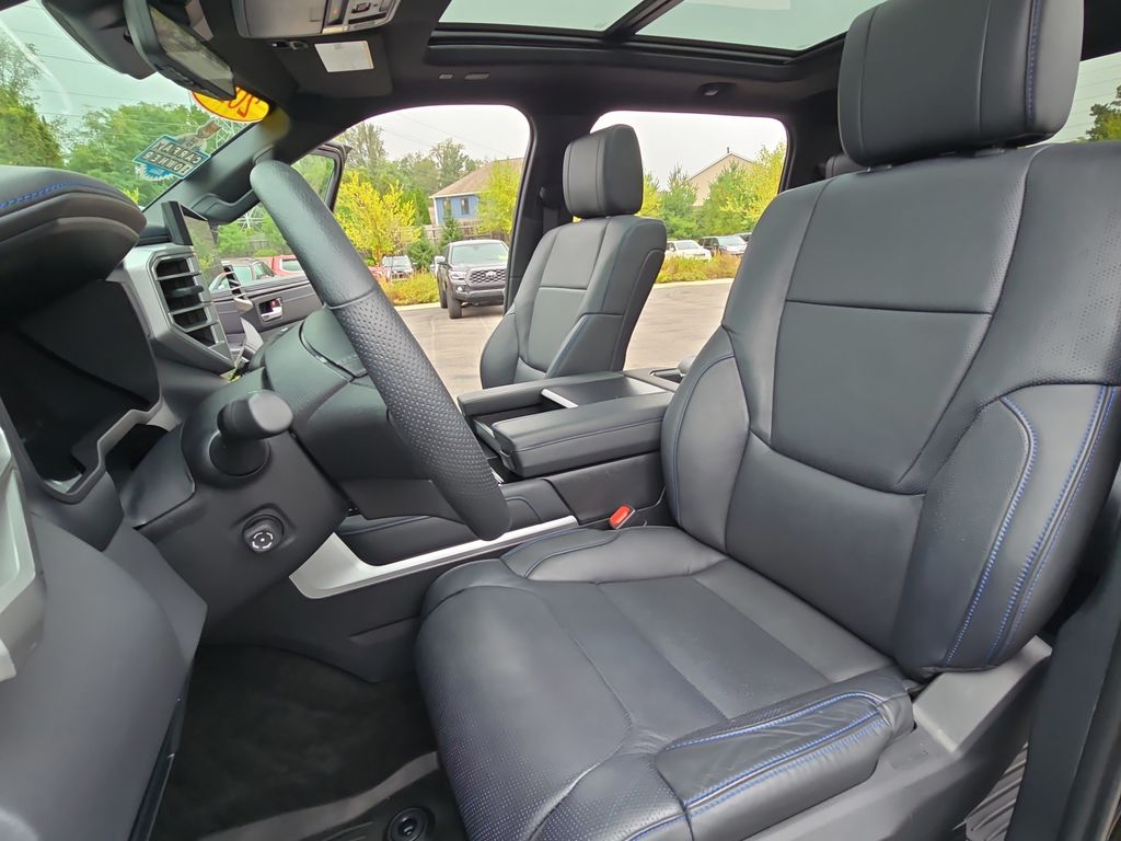 2023 Toyota Tundra Platinum CrewMax photo 14