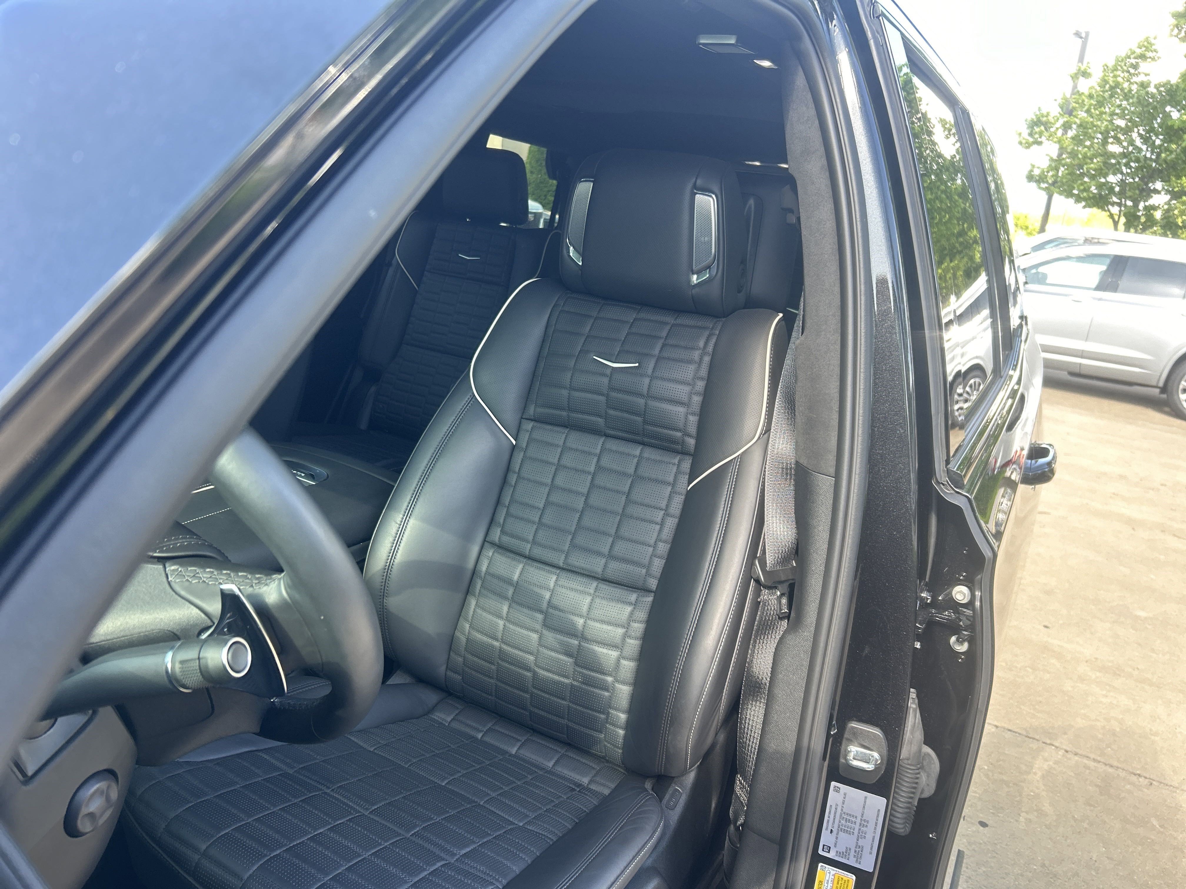 2024 Cadillac Escalade V-Series photo 11