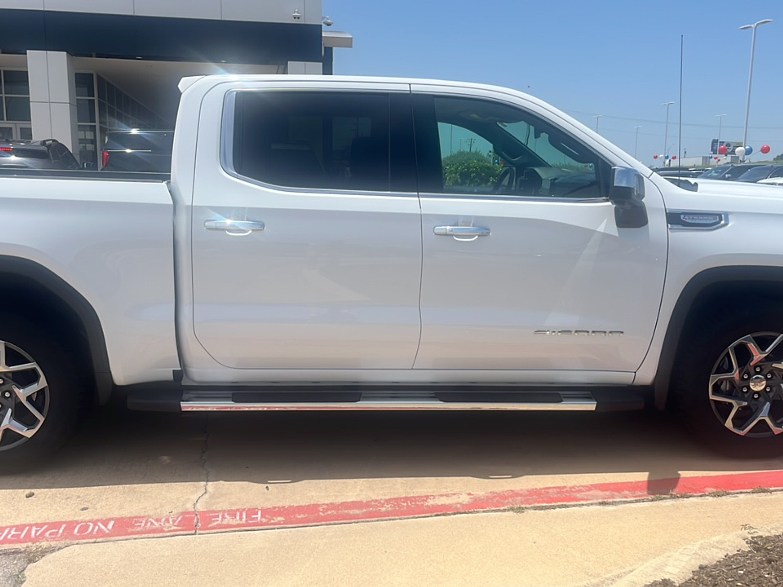 2024 Gmc Sierra 1500 SLT photo 5