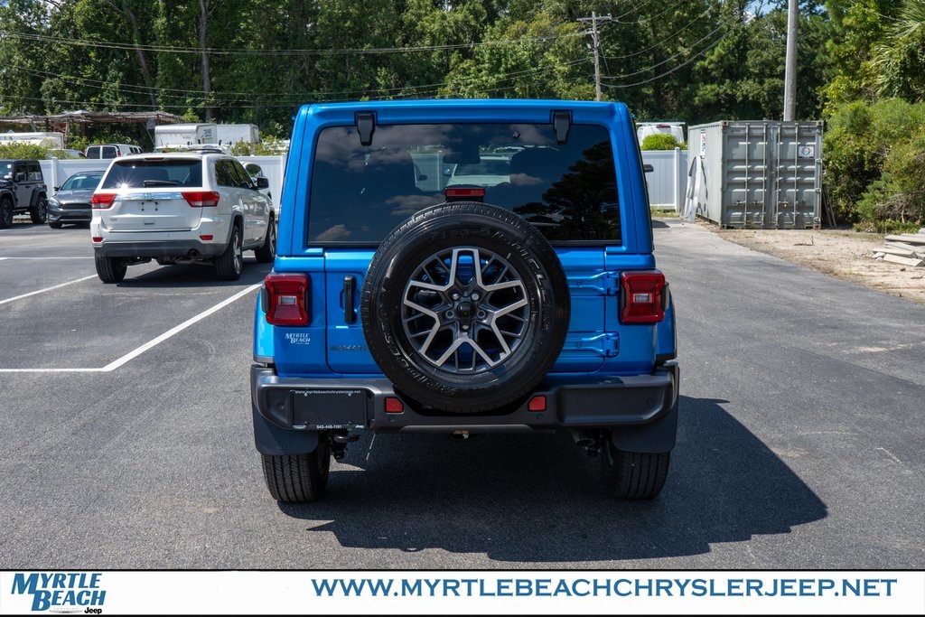 2025 Jeep Wrangler Sahara photo 5