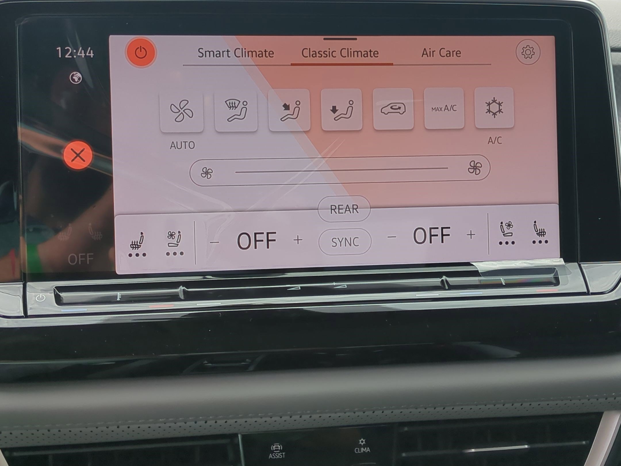 2025 Volkswagen Atlas Peak Edition SE photo 6