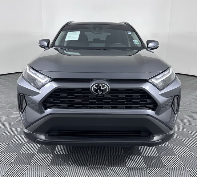 2025 Toyota RAV4 XLE photo 2