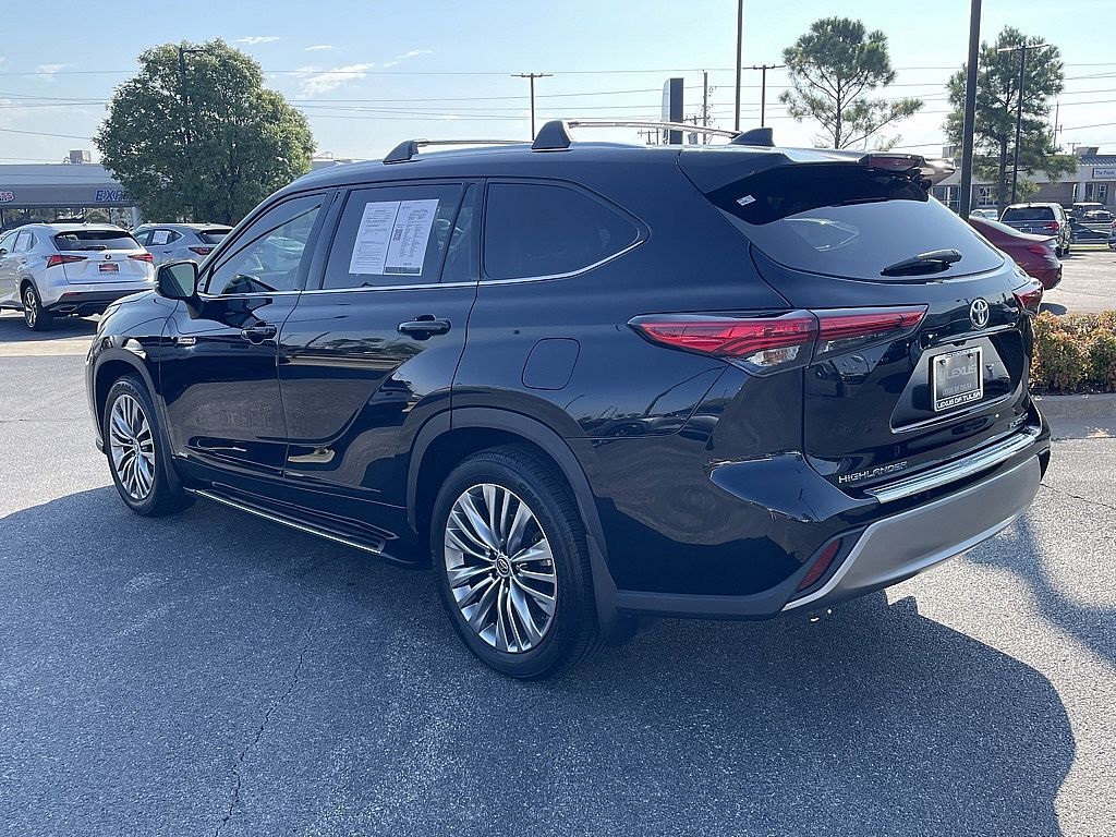 2021 Toyota Highlander Hybrid Platinum photo 4