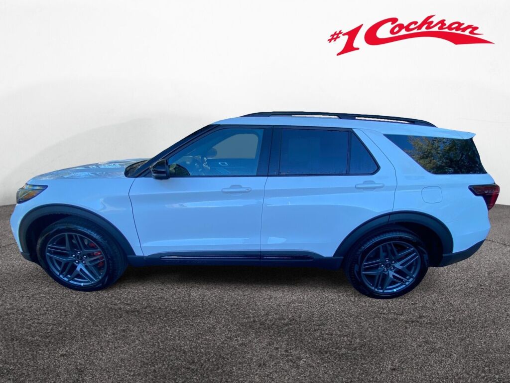 2025 Ford Explorer ST photo 4