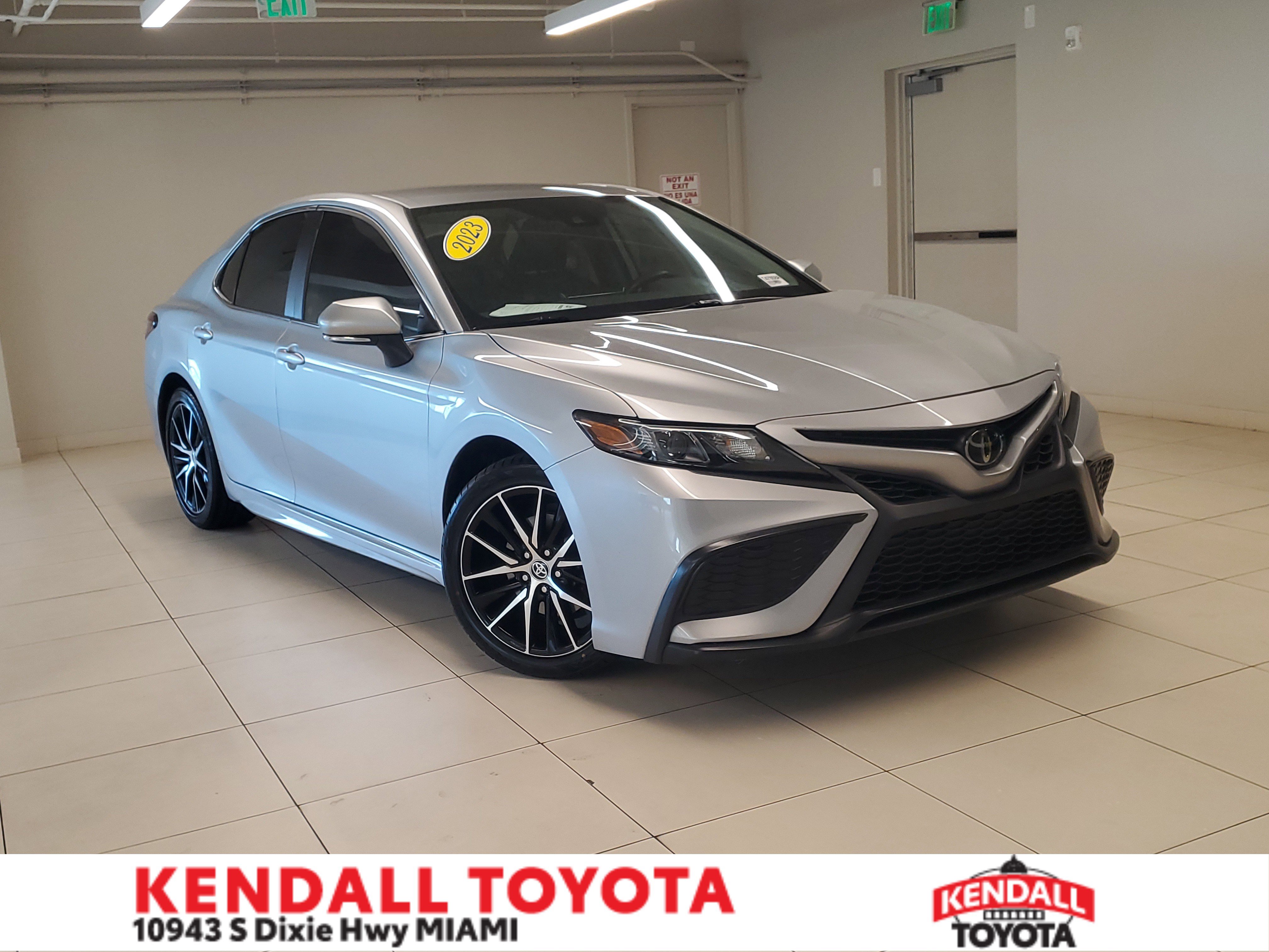 2023 Toyota Camry SE's photo