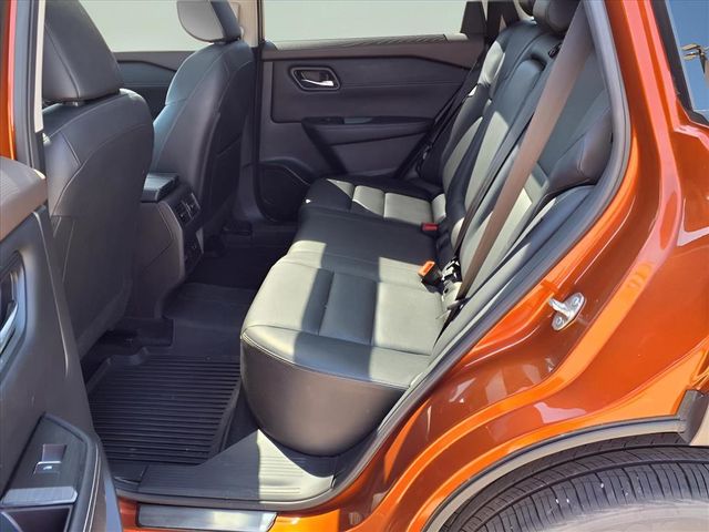 2023 Nissan Rogue SL photo 20