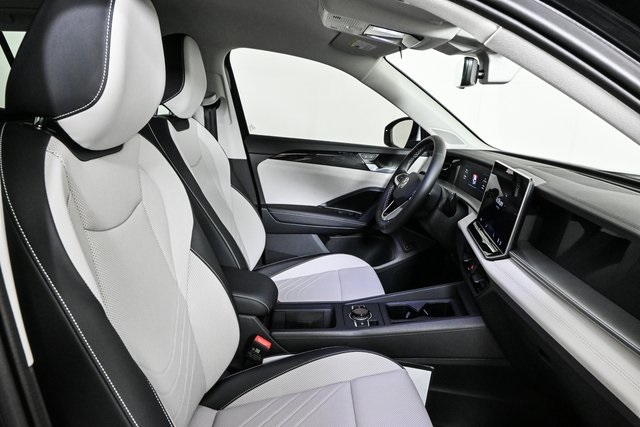 2025 Volkswagen Tiguan SE photo 22