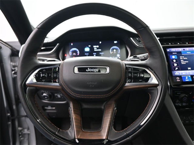 2022 Jeep Grand Cherokee Summit photo 2