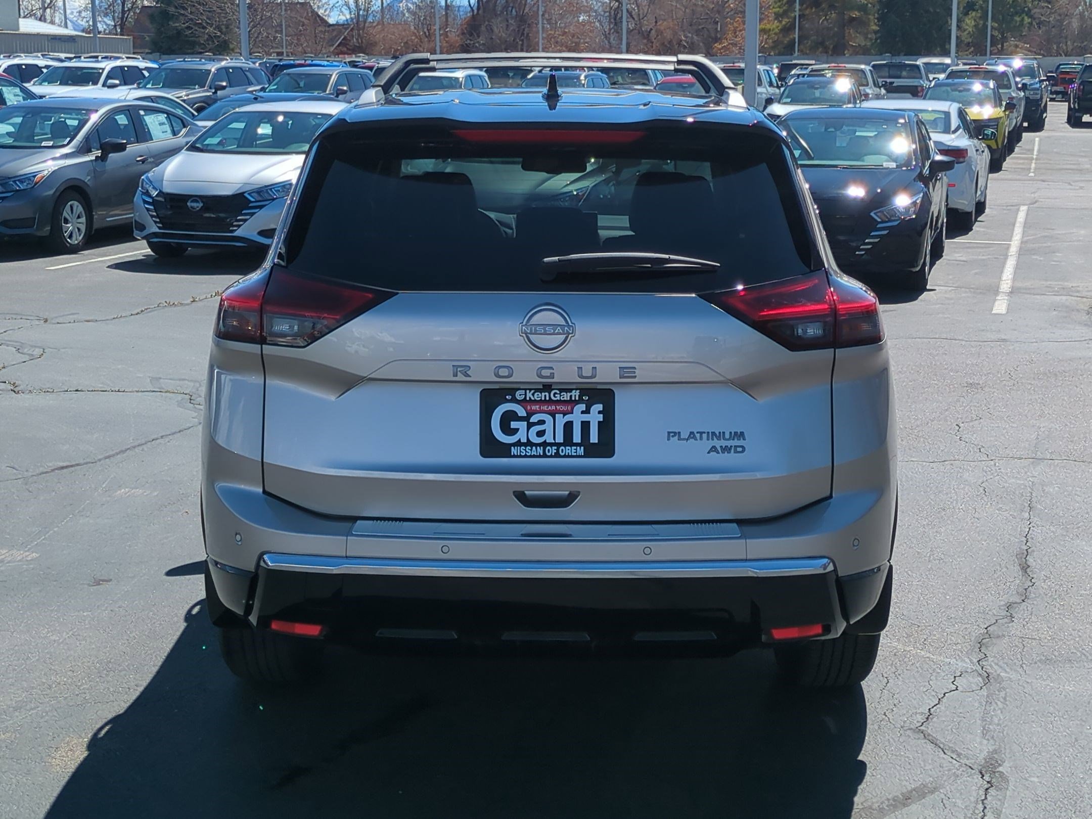 2025 Nissan Rogue Platinum photo 4