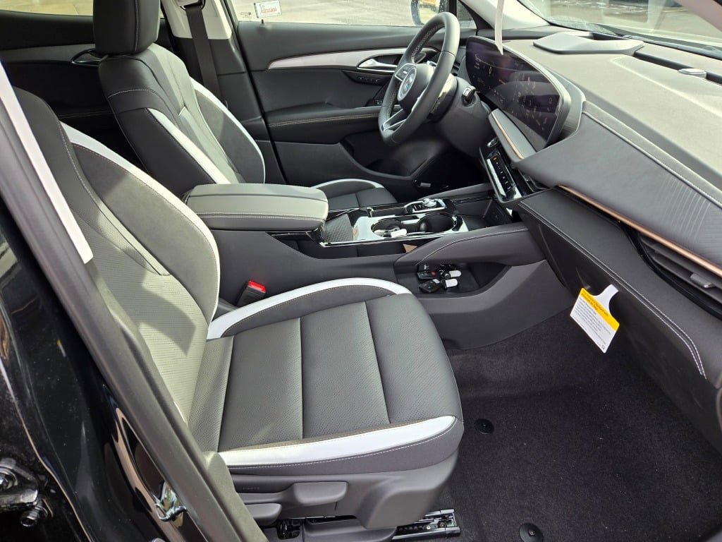 2025 Buick Envision Sport Touring photo 3