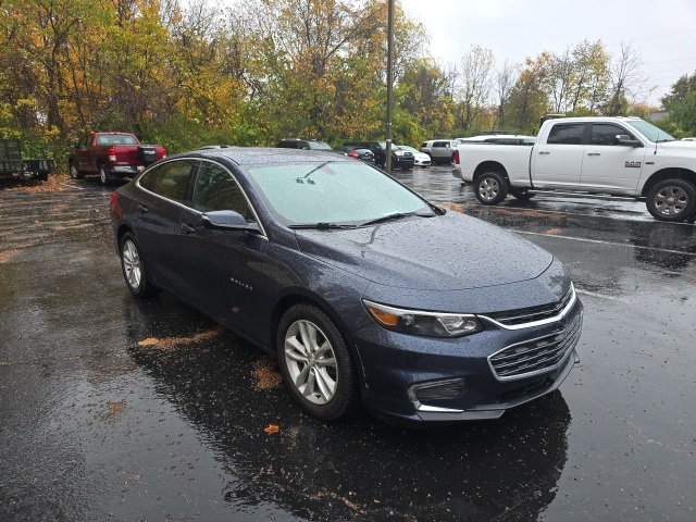 Used 2018 Chevrolet Malibu 1LT with VIN 1G1ZD5STXJF251132 for sale in Delaware, OH